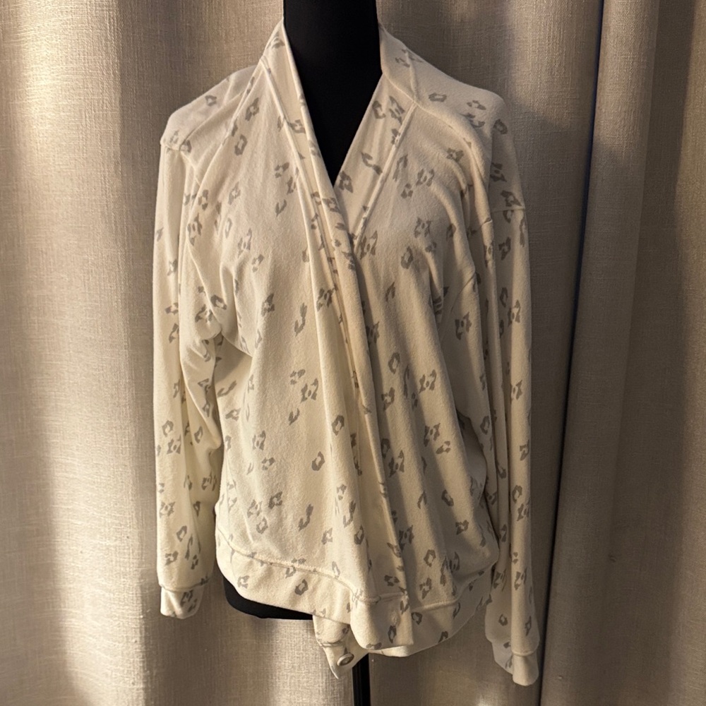 Elegant Cream and Gray cardigan